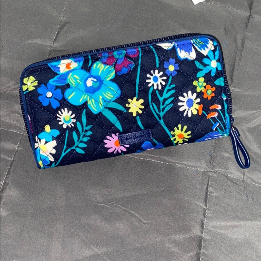vera bradley wallet